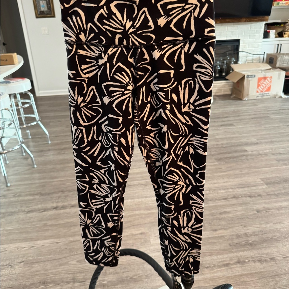 Athleta Black and White Patterned Leggings